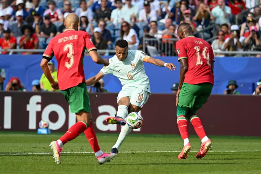 Paris gagnants à 9 dans le choc du Mondial 2026 France-Maroc