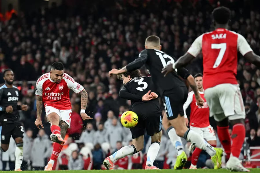 Pronostic Aston Villa vs Arsenal : cote 1,83 et compos probables pour le choc de Premier League