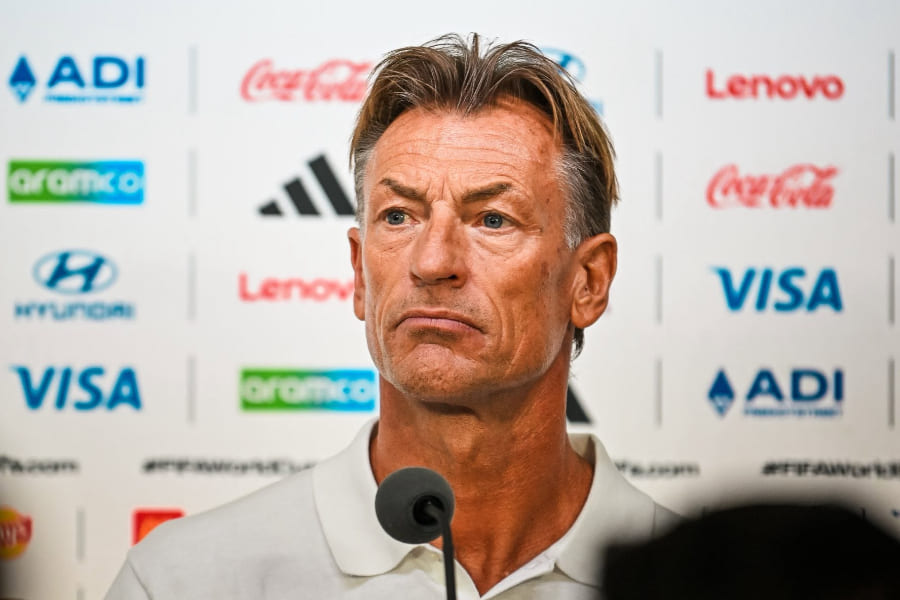 Hervé Renard. Page officielle de l'Équipe Nationale Tunisienne sur Facebook