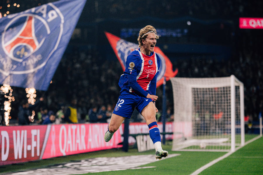 Paris gagnants à 9 dans le choc PSG – Lyon